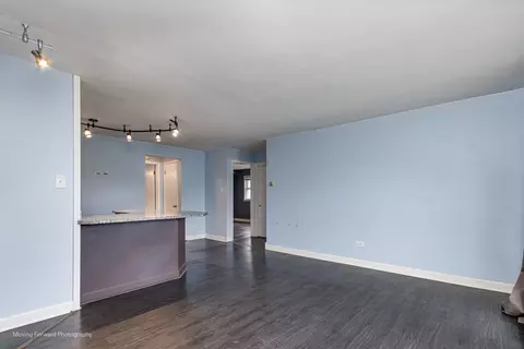 Living - 14601 Keystone Ave #C2, Midlothian, IL 60445 photo 1 of 4
