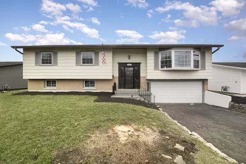6956 Hawthorne Ln, Hanover Park, IL 60133