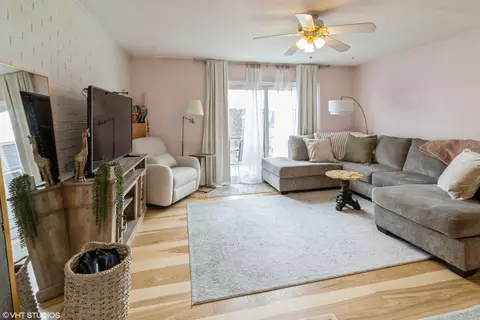 3335 Kirchoff Rd #4K, Rolling Meadows, IL 60008 photo 2