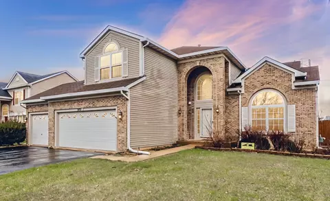 382 Foxborough Trl, Bolingbrook, IL 60440