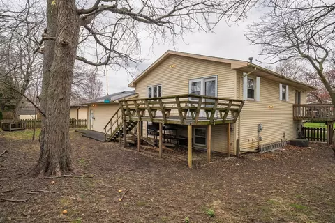 Exterior - 1305 Kim Dr, Bloomington, IL 61704 photo 6 of 8