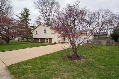 Exterior - 1305 Kim Dr, Bloomington, IL 61704 photo 3 of 8