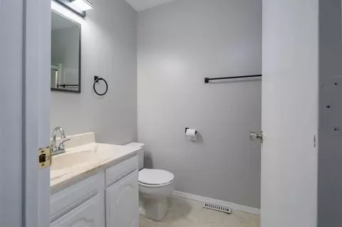 Bath - 1305 Kim Dr, Bloomington, IL 61704 photo 1 of 4