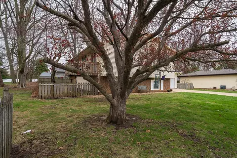 Exterior - 1305 Kim Dr, Bloomington, IL 61704 photo 5 of 8