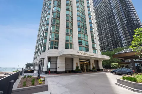 195 N Harbor Dr #802, Chicago, IL 60601