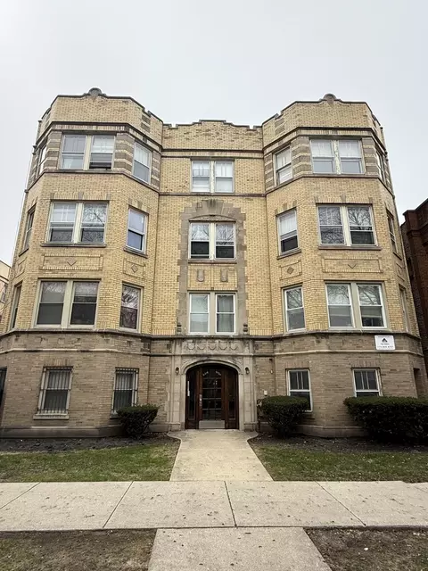 6320 N Artesian Ave #204, Chicago, IL 60659
