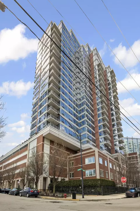 1600 S Prairie Ave #1008, Chicago, IL 60616