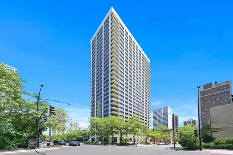 88 W Schiller St #2703, Chicago, IL 60610