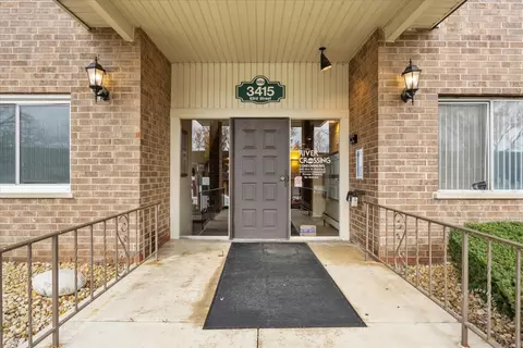 3415 83rd St #E19, Woodridge, IL 60517