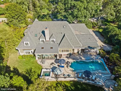 16 Robin Hood Rnch, Oak Brook, IL 60523