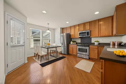 Kitchen - 1045 Crane Pt, Elgin, IL 60124 photo 2 of 2