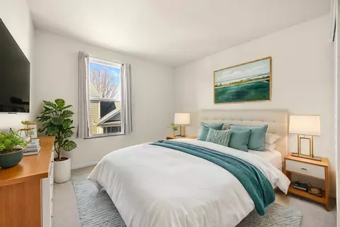 Bedroom - 1045 Crane Pt, Elgin, IL 60124 photo 2 of 2