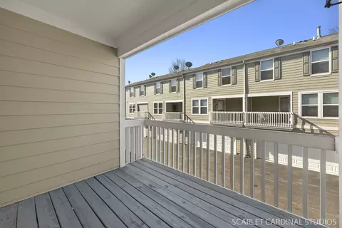 Exterior - 1045 Crane Pt, Elgin, IL 60124 photo 2 of 2
