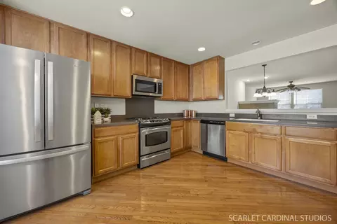 Kitchen - 1045 Crane Pt, Elgin, IL 60124 photo 1 of 2