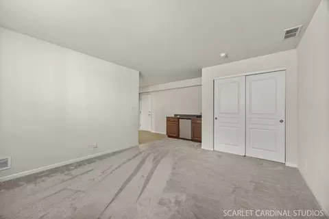 Living - 1045 Crane Pt, Elgin, IL 60124 photo 5 of 5