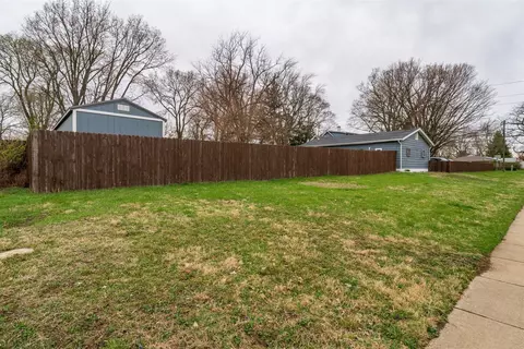 1835 E Lincoln St, Bloomington, IL 61701 photo 34