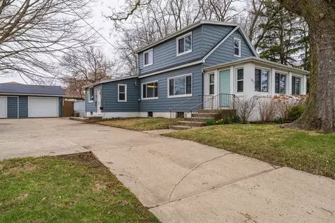 1835 E Lincoln St, Bloomington, IL 61701 photo 3