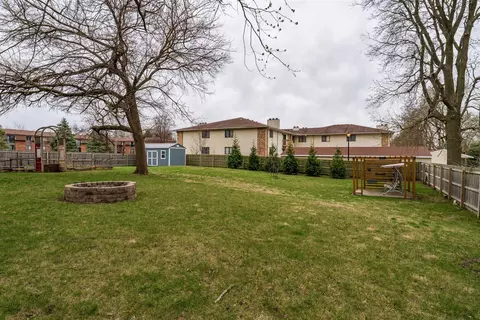 1835 E Lincoln St, Bloomington, IL 61701 photo 5