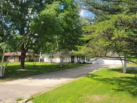 Exterior - 12 N030 Hilltop Rd, Elgin, IL 60124 photo 1 of 7