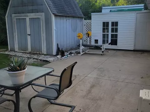 Exterior - 12 N030 Hilltop Rd, Elgin, IL 60124 photo 4 of 7