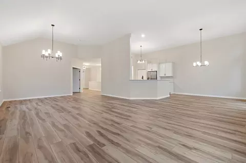 828 Beech Dr, Elgin, IL 60120 photo 9