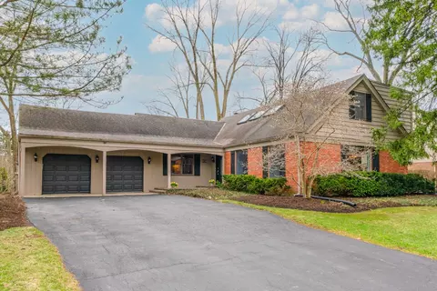 21 Dukes Ln, Lincolnshire, IL 60069