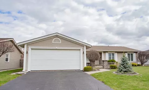 360 Yarmouth Rd, Elk Grove Village, IL 60007