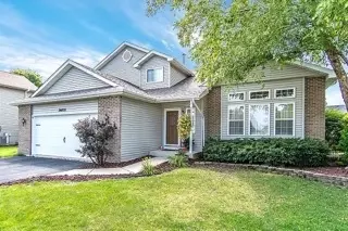 26830 S Woodbriar Ln, Channahon, IL 60410