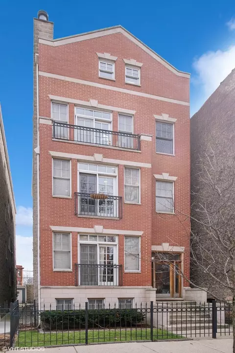 3753 N Clifton Ave #2, Chicago, IL 60613
