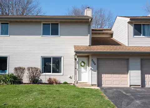 2504 Lotus Ln, Crest Hill, IL 60403