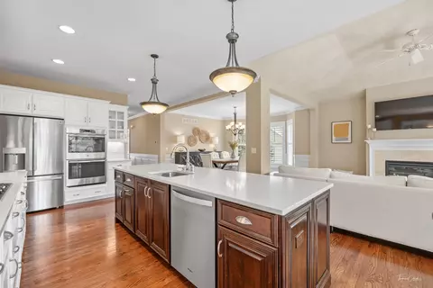 Kitchen - 2018 Stoddard Ave, Wheaton, IL 60187 photo 1 of 4