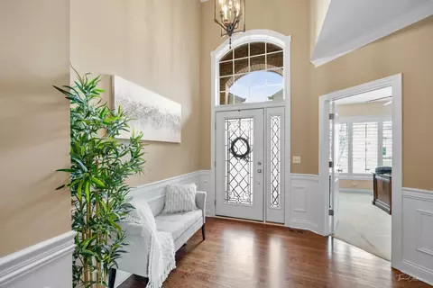 Entry Way - 2018 Stoddard Ave, Wheaton, IL 60187 photo 1 of 3
