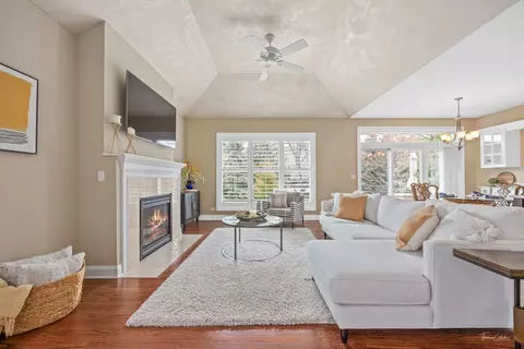 Living - 2018 Stoddard Ave, Wheaton, IL 60187 photo 1 of 2