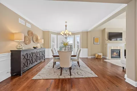 Dining - 2018 Stoddard Ave, Wheaton, IL 60187 photo 2 of 5