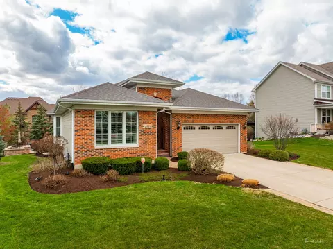 Exterior - 2018 Stoddard Ave, Wheaton, IL 60187 photo 2 of 4
