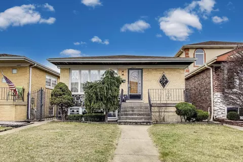 8463 W Castle Island Ave, Chicago, IL 60656
