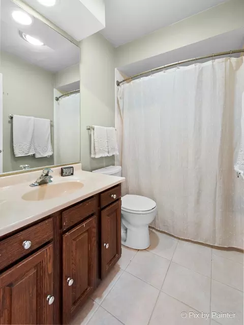 Bath - 3134 Chellington Dr, Johnsburg, IL 60051 photo 4 of 5