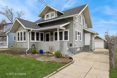 844 Prospect St, Elgin, IL 60120