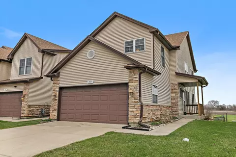 255 W Dekalb Dr, Maple Park, IL 60151