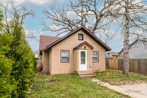 1205 Sunnyside Ct, Round Lake Beach, IL 60073