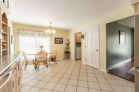 215 Brookside Dr, Elgin, IL 60123 photo 15
