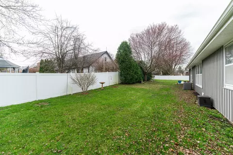 215 Brookside Dr, Elgin, IL 60123 photo 35