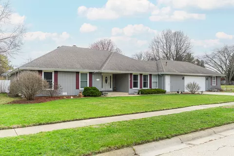 215 Brookside Dr, Elgin, IL 60123 photo 2