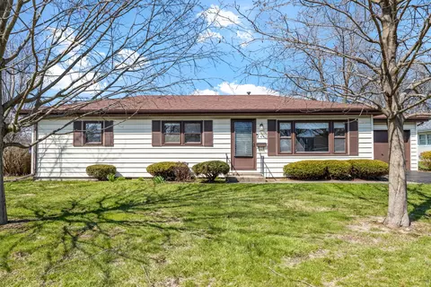 161 Hawthorne Ln, New Lenox, IL 60451