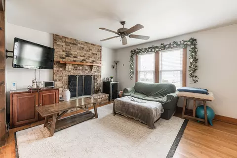 Living - 26 W055 Armbrust Ave, Wheaton, IL 60187 photo 4 of 4
