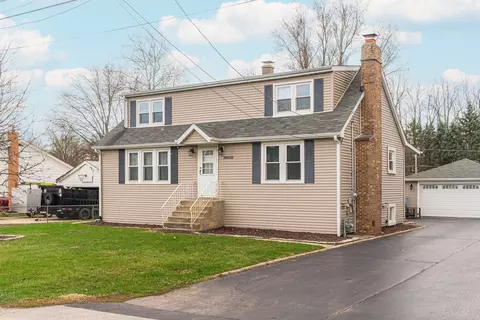 Exterior - 26 W055 Armbrust Ave, Wheaton, IL 60187 photo 2 of 7