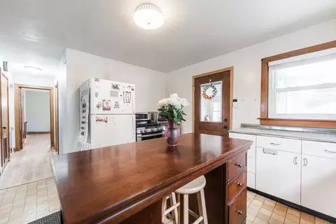 Entry Way - 26 W055 Armbrust Ave, Wheaton, IL 60187 photo 1 of 3