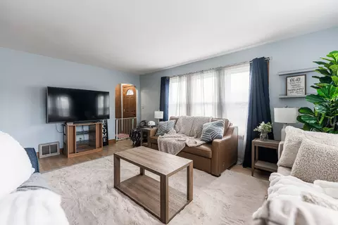 Living - 26 W055 Armbrust Ave, Wheaton, IL 60187 photo 3 of 4