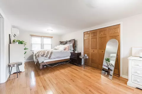 Bedroom - 26 W055 Armbrust Ave, Wheaton, IL 60187 photo 3 of 4