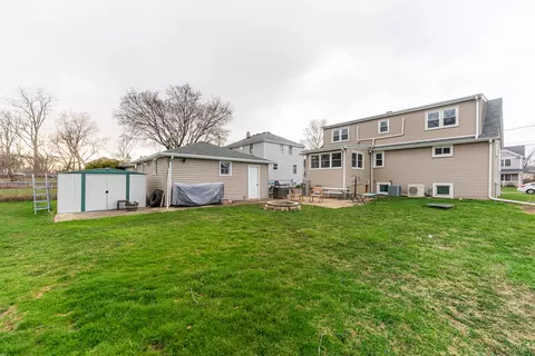 Exterior - 26 W055 Armbrust Ave, Wheaton, IL 60187 photo 7 of 7